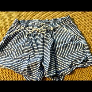 Stretchy comfy blue and white shorts